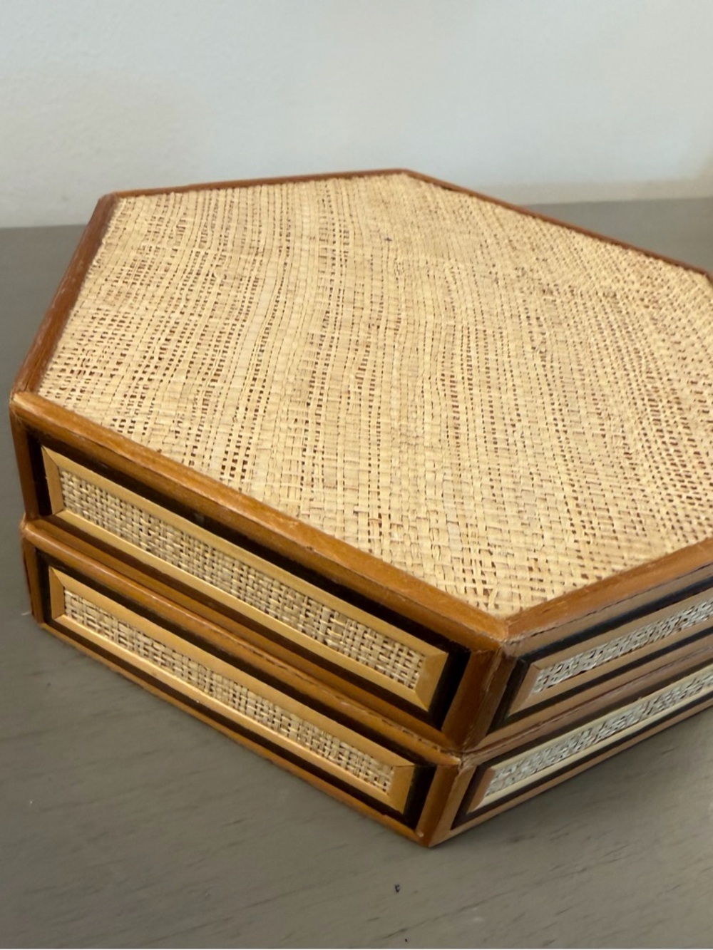 Vintage Rattan Trinket Box Woven Bamboo Hexagonal Handmade Asian Jewelry Case - Picture 2 of 10